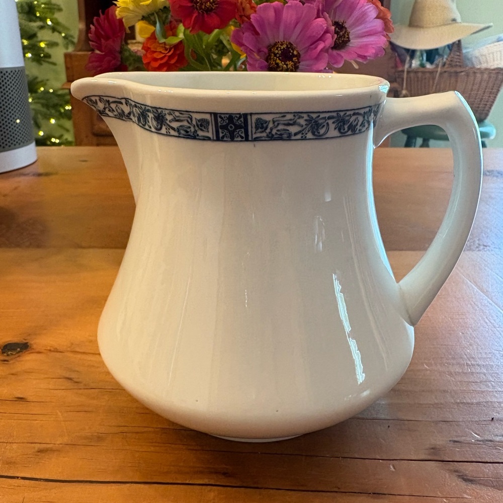 Vintage Syracuse China Pitcher Diner Dishes Retro Milk Batter Juice pitcher Fun!